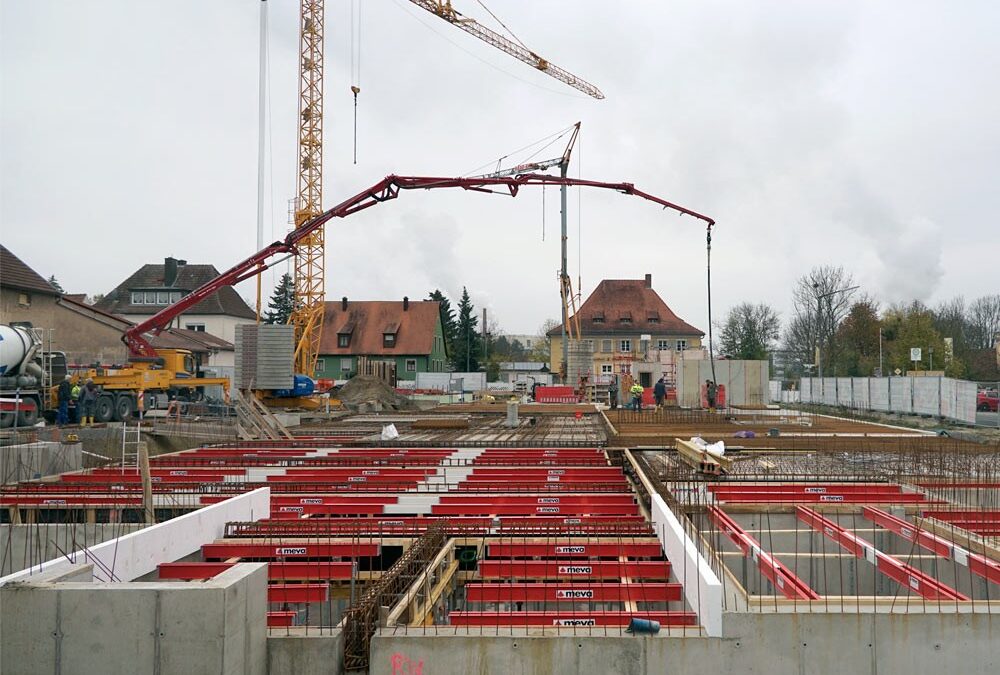 Wohnanlage am Iphöfer Stadtgraben: Lieferung von Transportbeton, Baustahl und Schüttgüter (Auftraggeber: Haag Bau, Marktsteft)