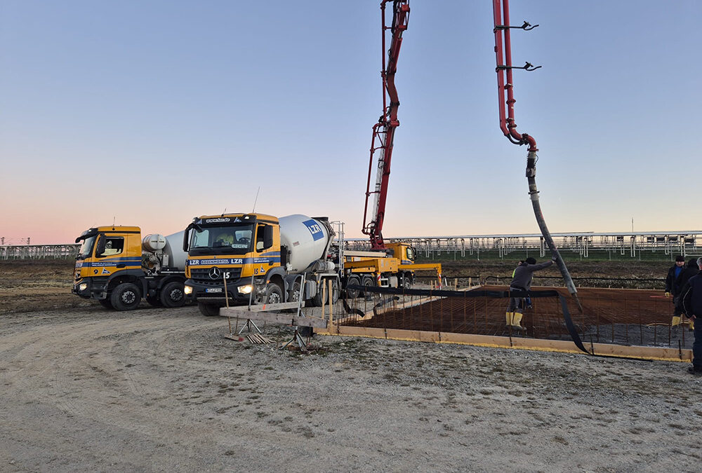 Neubau Produktionshalle Werk 3 Uffenheim: Lieferung von Transportbeton für die Bodenplatte (Auftraggeber: Gillig + Keller, Uffenheim)
